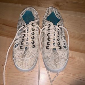 Cream, lace, casual, lave up shoes